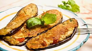 Calabrian delicacy Mulingiani Chjini 