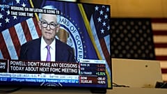 Ο πρόεδρος της FED ανακοινώνει τις αποφάσεις
