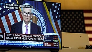 Ο πρόεδρος της FED ανακοινώνει τις αποφάσεις