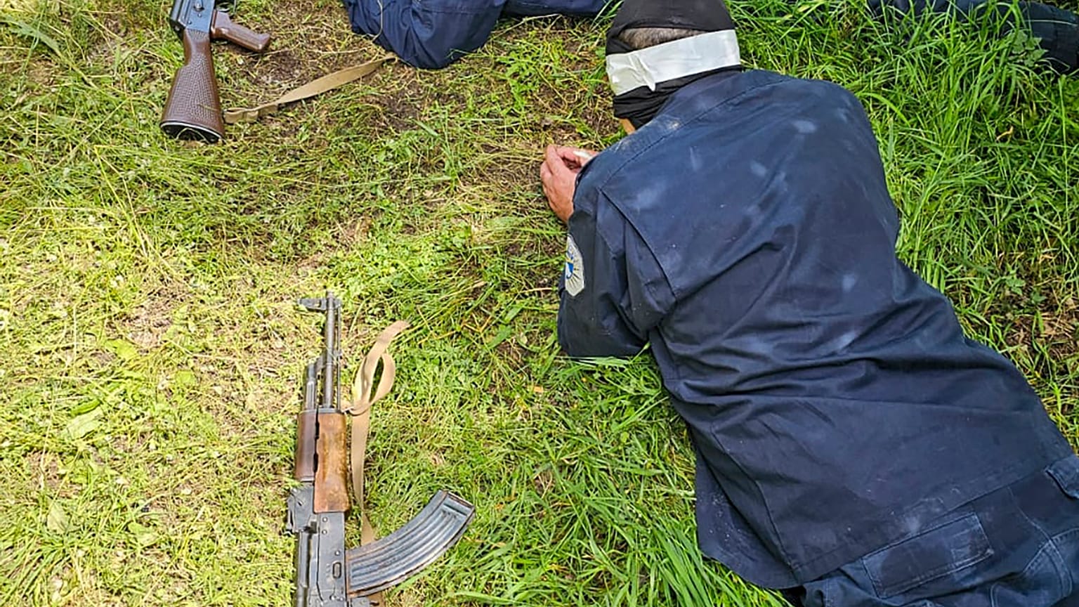Belgrado annuncia l'arresto di tre agenti kosovari sul suo territorio. Pristina replica parlando di "rapimento" e invocando la loro immediata liberazione