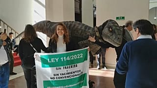 O dinossauro esteve no hemiciclo colombiano