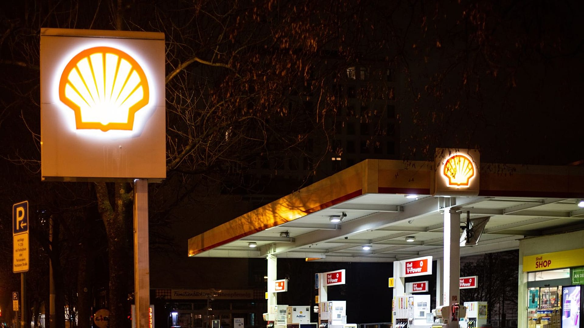 Shell Energy Newsletter Shell joins BP and Total in U-turning on climate pledges ‘to reward ...