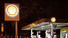 Shell is keeping its oil output steady into 2030, chief executive Wael Sawan announced yesterday.