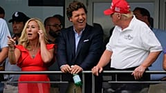 Carlson és Trump - Marjorie Taylor Greene georgiai képviselő társaságában, 2022. júliusában