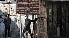 خلال مواجهات بين الجيش الإسرائيلي ومسلحين فلسطينيين في نابلس 