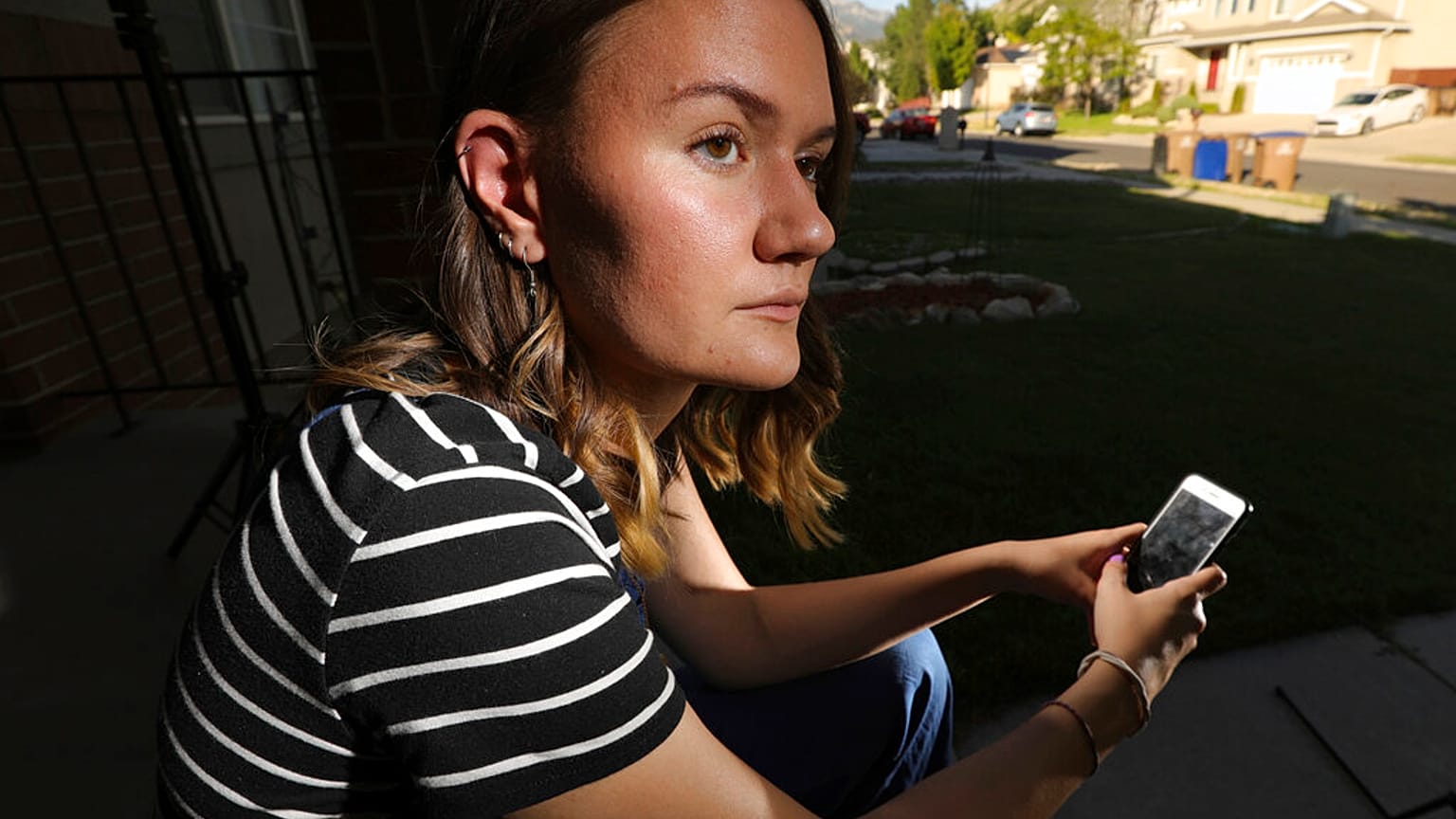 A 2019. július 22. Rachel Whalen a cyberbullying egyik áldozata az otthonában, a Utah állambeli Draperben.