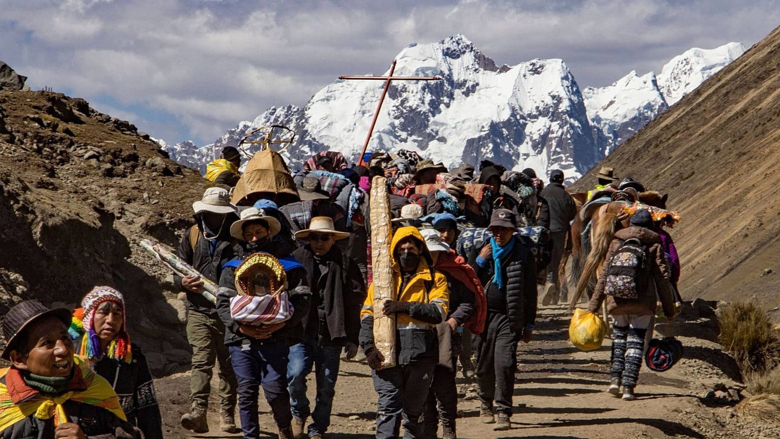 Devotees climb up the skirts of the Sinakara Mount to reach the shrine of the Lord of Qoyllur Rit'i 