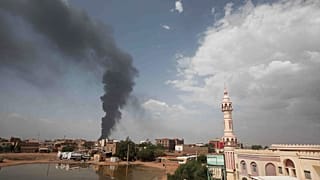 تصاعد الدخان في الخرطوم مع استمرار القتال بين الجيش السوداني وقوات الدعم السريع، السودان 8 يونيو 2023 .