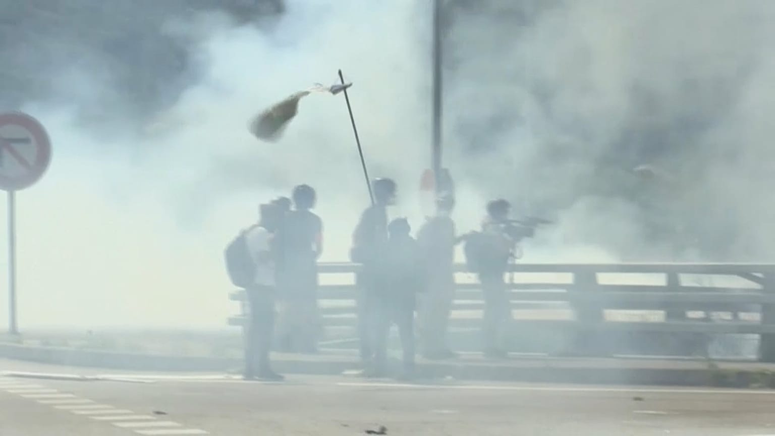 Auseinadersetzungen zwischen Polizei und Demonstrierenden bei Protesten gegen Bahnstrecke Lyon-Turin