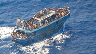 More than 700 people on a battered fishing boat that later capsised and sank off southern Greece.