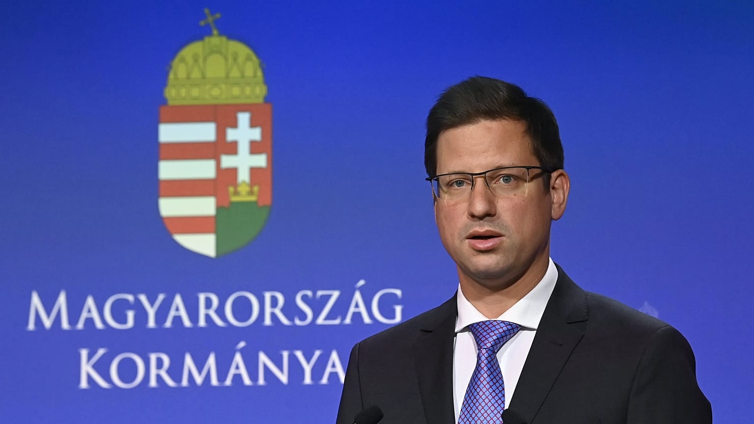 Gulyás Gergely Miniszterelnökséget vezető miniszter egy májusi kormányinfón