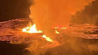 صورة لبركان كيلاويا مقدمة من هيئة المسح الجيولوجي الأمريكية، هاواي. 