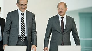 Olaf Scholz und Intel-CEO Pat Gelsinger bei der Unterzeichnung im Kanzleramt in Berlin, Deutschland, 19. Juni 2023