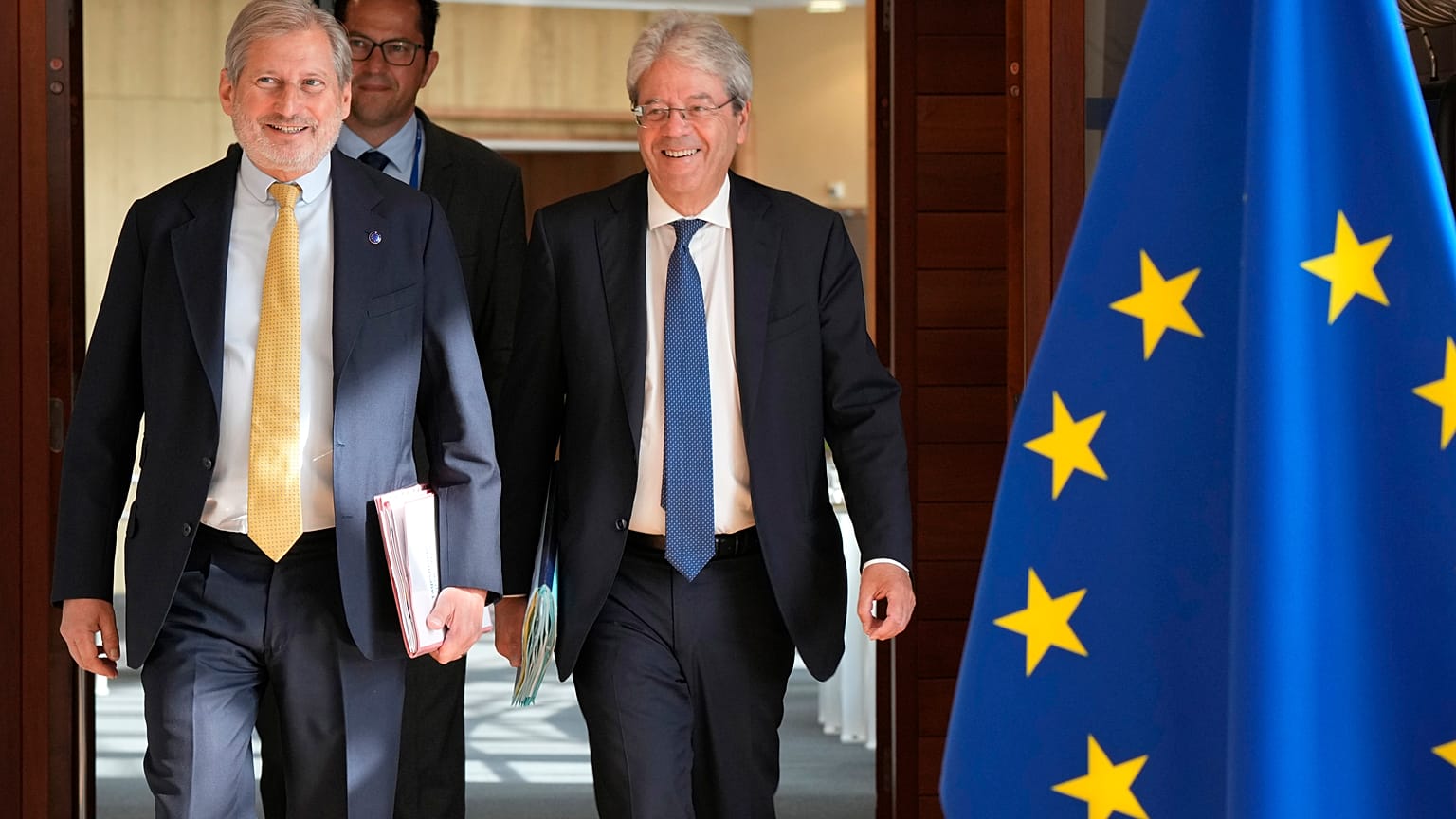 EU-Haushaltskommissar Johannes Hahn und EU-Wirtschaftskommissar Paolo Gentiloni