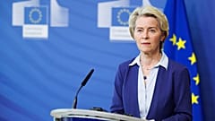 Ursula von der Leyen sajtótájékoztatót tart Brüsszelben