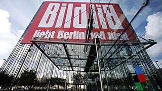 A Bild plakátja Berlinben