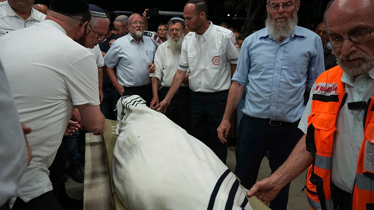 جثمان هاريل مسعود 21 عاما، قتل بهجوم نفذه مسلحان فلسطينيان قرب مستوطنة عيلي بالضفة الغربية المحتلة