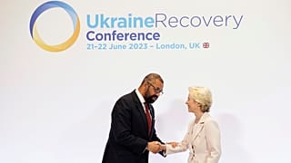 Ministro dos Negócios Estrangeiros do Reino Unido cumprimenta Presidente da Comissão Europeia