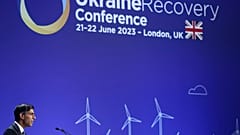 A brit kormányfő a konferencián