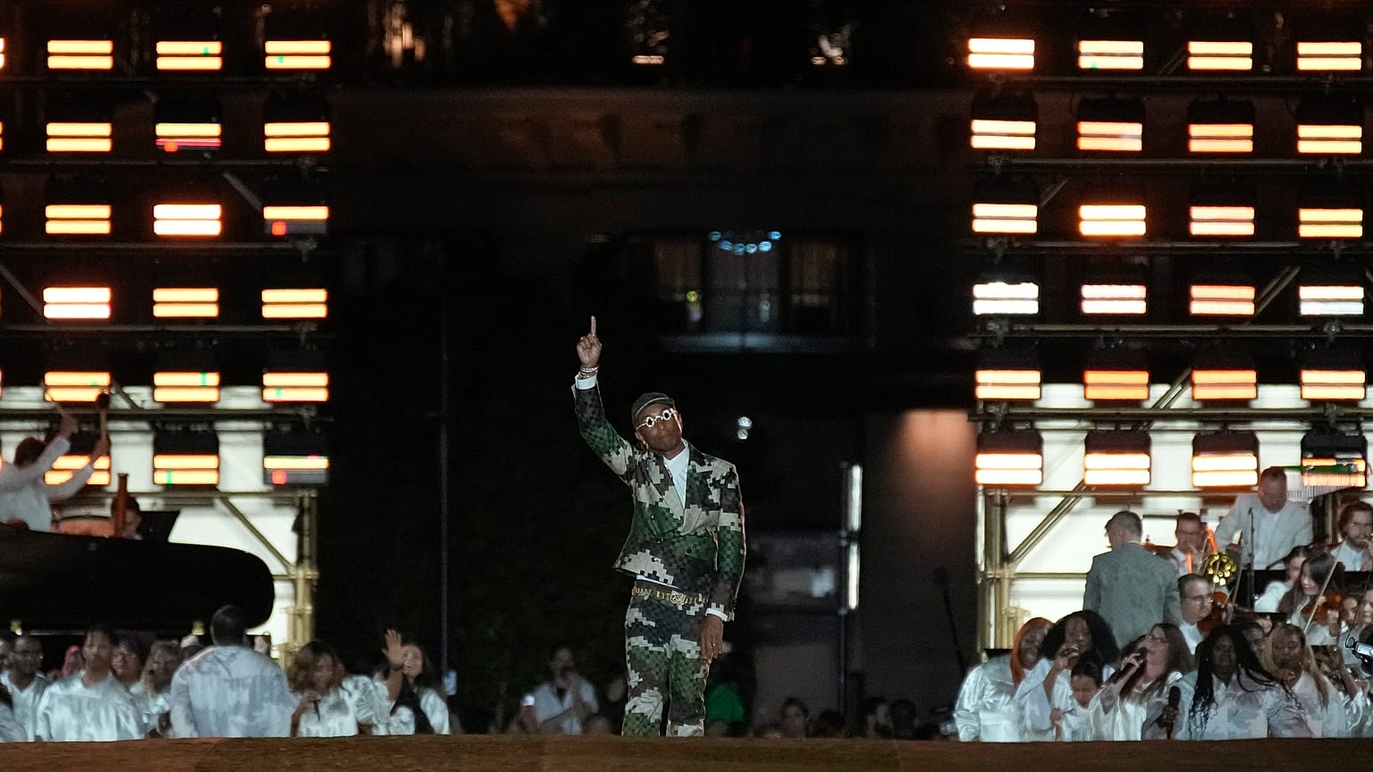 Williams erschien am Ende slebst in der von ihm kreierten "Damoflage".
