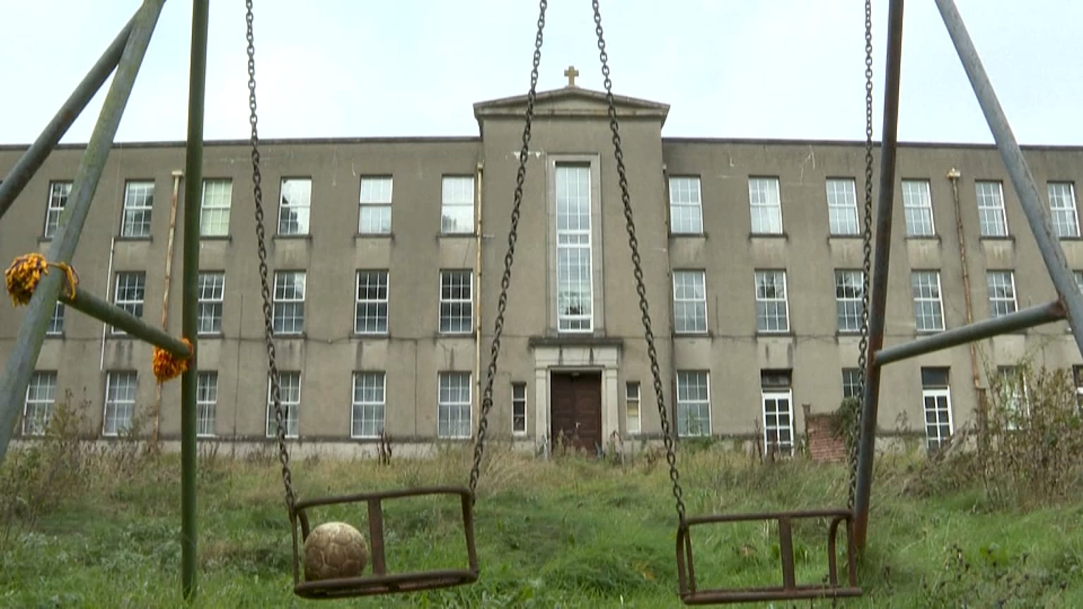El antiguo Hogar para Madres en Tuam, Irlanda, donde murieron cientos de niños y bebés