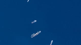 Plusieurs navires se trouvent toujours sur zone (image satellite ©2023 Maxar Technologies)