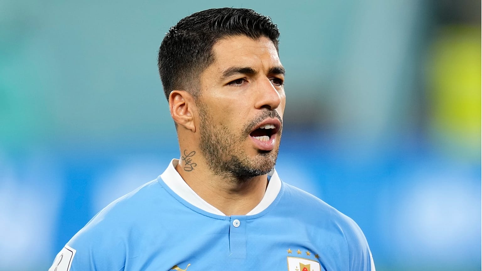 لويس سواريز قبل مباراة منتخب الأوروغواي ضد غانا في منافسات كأس العالم، على ملعب الجنوب في الوكرة، قطر، 2 ديسمبر 2022.