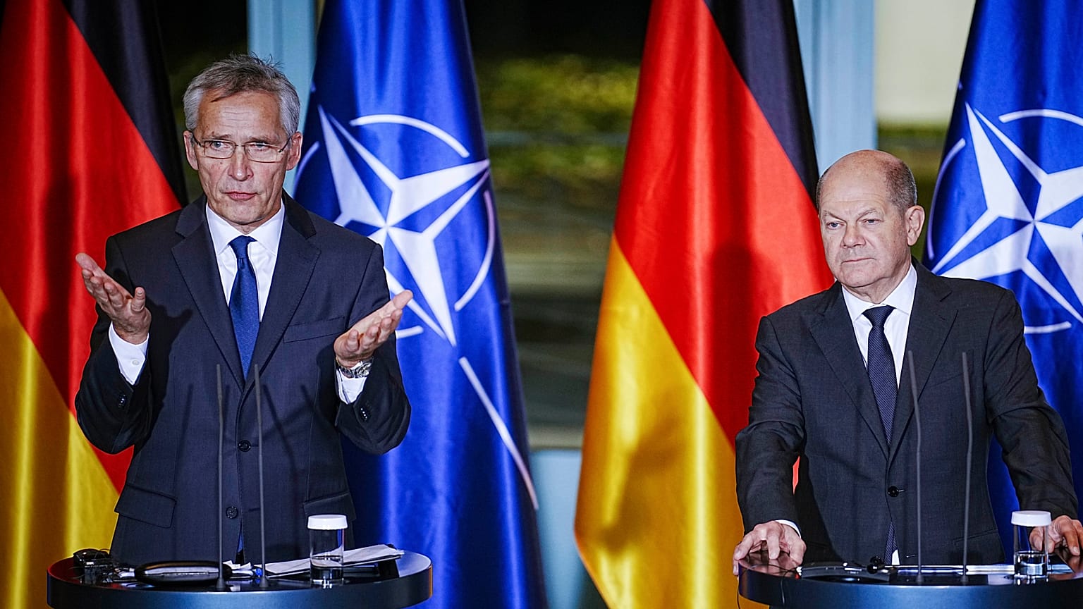 German Chancellor Olaf Scholz, right, and NATO Secretary General Jens Stoltenberg