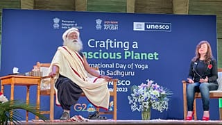 In Paris, at UNESCO’s headquarters, hundreds gathered to see a man who has inspired millions to practice yoga – Sadhguru.