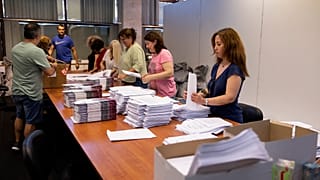 Préparation des bulletins de vote, Athènes, Grèce, 22 juin 2023