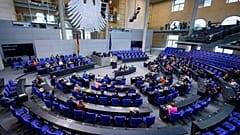 Το SPD σχεδιάζει να διευρύνει τη δεξαμενή των πρώην Ανατολικογερμανών που χαρακτηρίζονται ως "θύματα" της αδικίας από τους κομμουνιστές