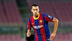  سيرجيو بوسكيتس لاعب برشلونة خلال مباراة المجموعة السابعة بدوري أبطال أوروبا لكرة القدم بين نادي برشلونة ودينامو كييف على ملعب كامب نو في برشلونة، إسبانيا، 4 نوفمبر 2020
