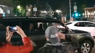 سكّان في روستوف في جنوب روسيا يودعون مجموعة فاغنر 