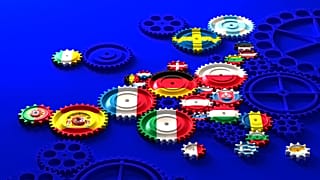 عکس گرافیکی از پرچم کشورهای عضو اتحادیه اروپا در قالب چرخ‌دنده