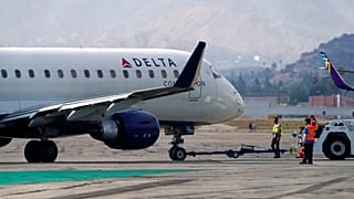 Teksas'ta bir havaalanı çalışanı uçağın motoruna kapılarak can verdi