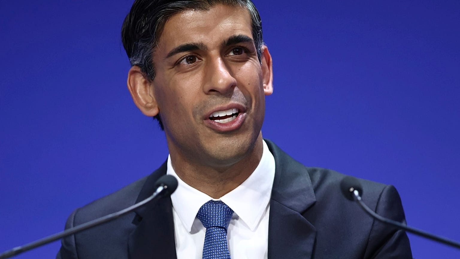 İngiltere Başbakanı Rishi Sunak, Londra'daki Ukrayna Kalkınma Konferasnı'nda konuşma yaparken / Arşiv