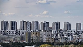 Türkiye’de gençlerin yarısı aşırı kalabalık evlerde yaşıyor (arşiv)