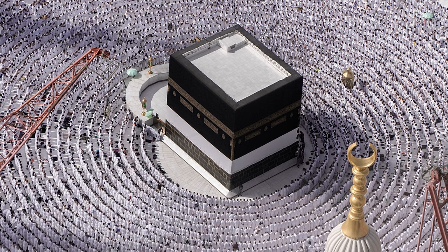 Les musulmans tournent autour de la Kaaba