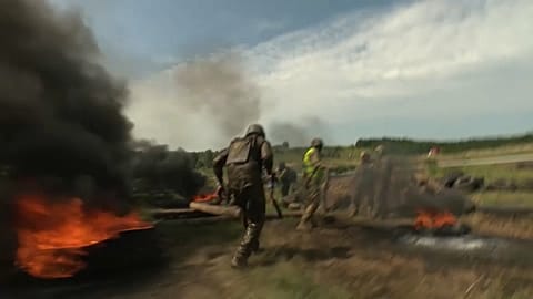 Солдат: "Я и мои сослуживцы никогда раньше не были на войне. Мы готовимся. Если наш командир скажет, надо идти, мы пойдем (в бой)".