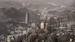 منظر عام يظهر مدينة مكة في السعودية.
