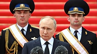 Wladimir Putin dankt der Armee für Beenden des Bürgerkriegs