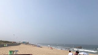 No litoral norte de Portugal, parece nevoeiro, mas é fumo.