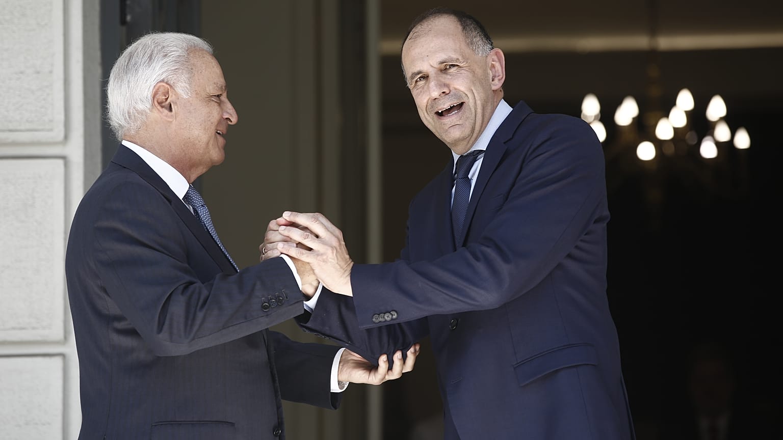 ΠΑΡΑΔΟΣΗ - ΠΑΡΑΛΑΒΗ ΣΤΟ ΕΛΛΗΝΙΚΟ ΥΠΕΞ