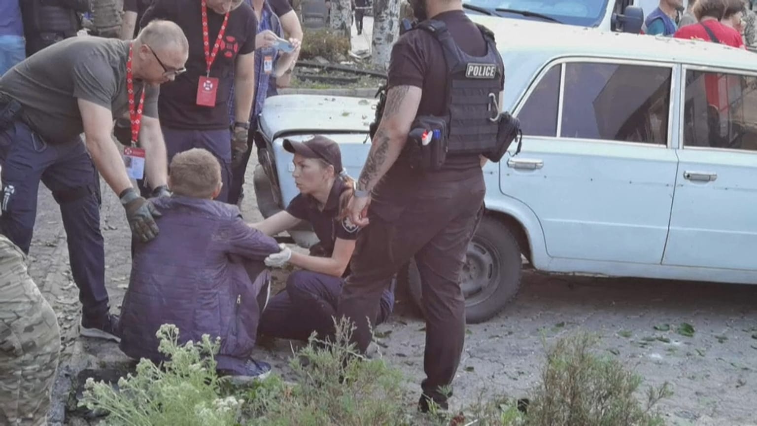 Nach dem Beschuss einer Pizzeria in Kramatorsk in der Ukraine