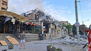 Lerombolt pizzéria az ukrajnai Kramatorszkban 2023. június 27-én