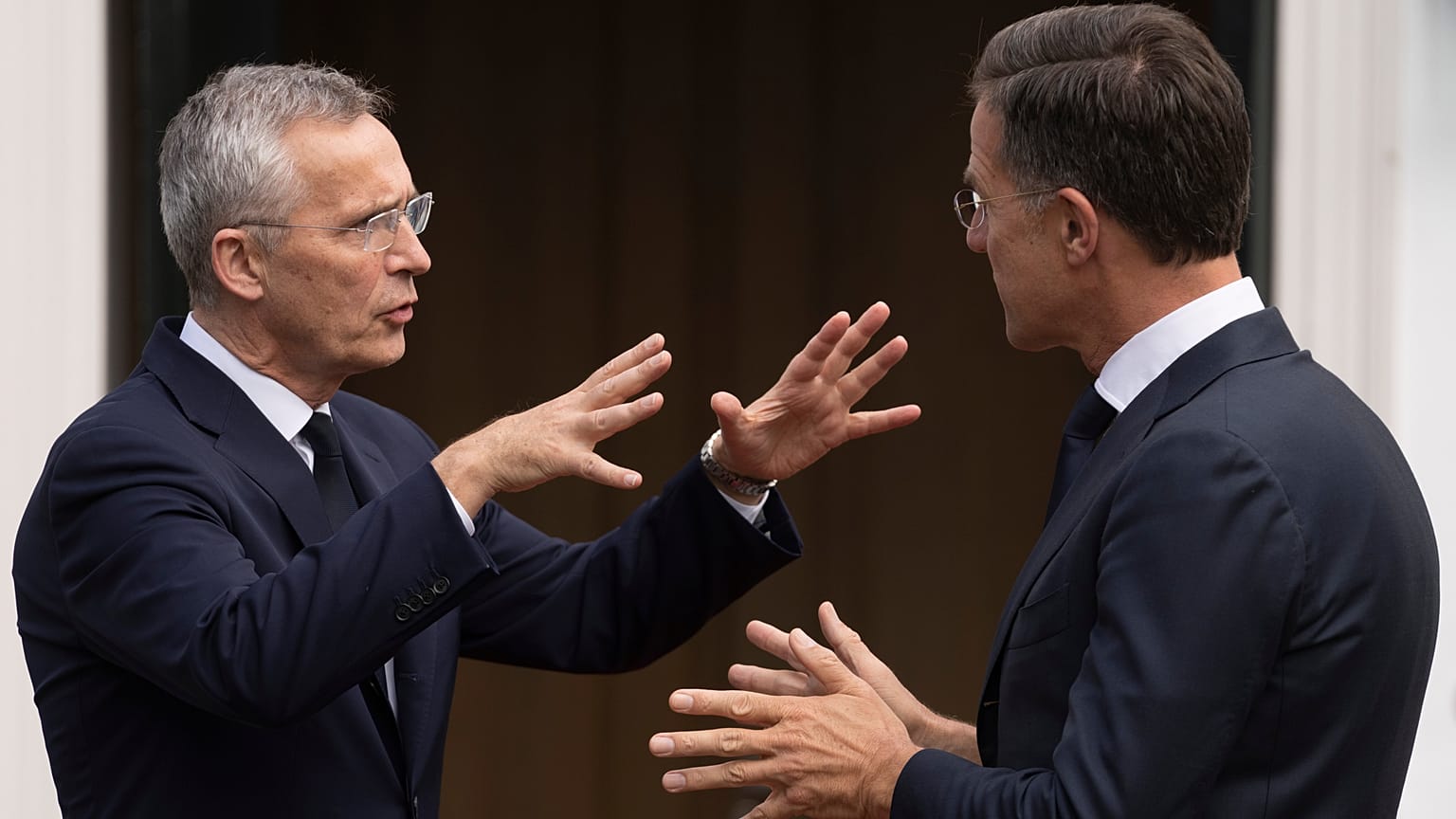 Nato-Generalsekretär Stoltenberg und der niederländische Regierungschef Rutte beim Nato-Treffen in den Haag