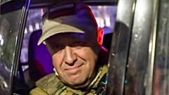 بريغوجين مغادراً مقر القيادة العسكرية للمنطقة الجنوبية في روستوف في 24 حزيران/يونيو بعد انتهاء التمرد 