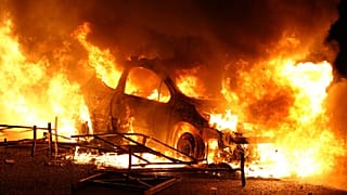 Violência nos subúrbios de Paris