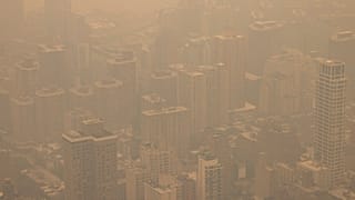 Kanada'daki orman yangınlarından yükselen dumanlar, ABD'nin New York kentini de etkisi altına aldı 
