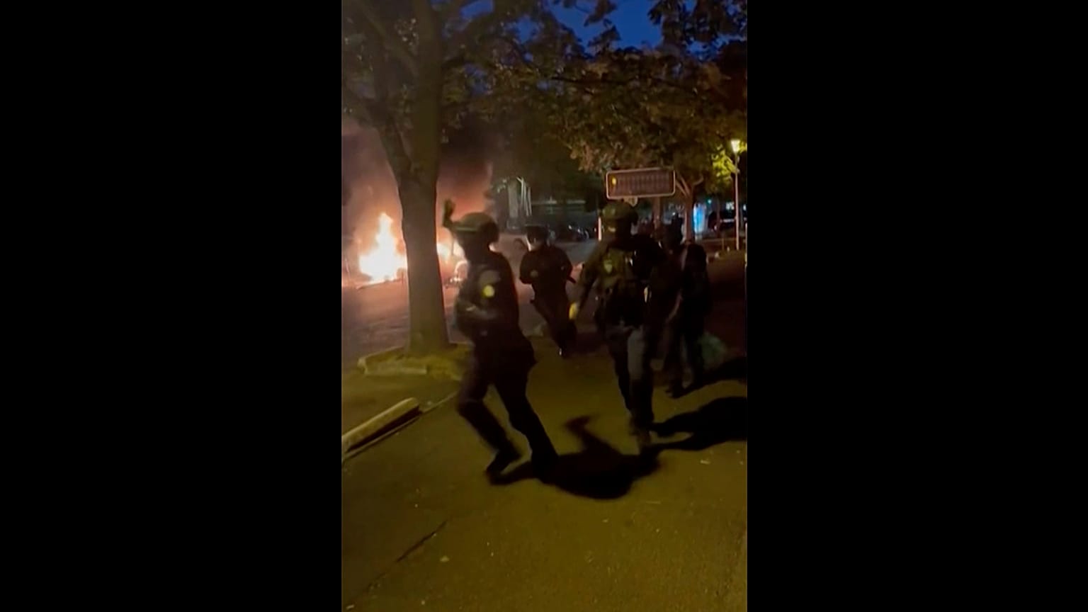 Paris’in Nanterre banliyösünde gerginlik tırmanıyor